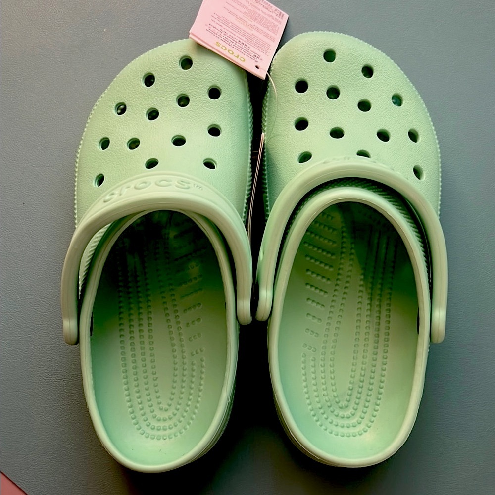 Crocs NWT